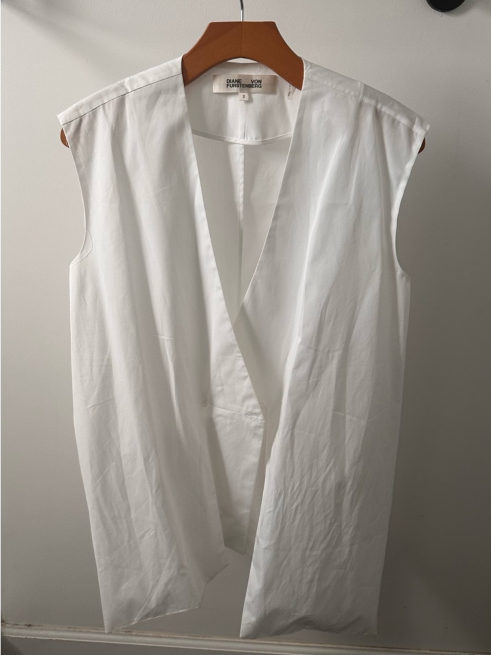 Diane von Furstenberg White Sleeveless Open Front Blouse
